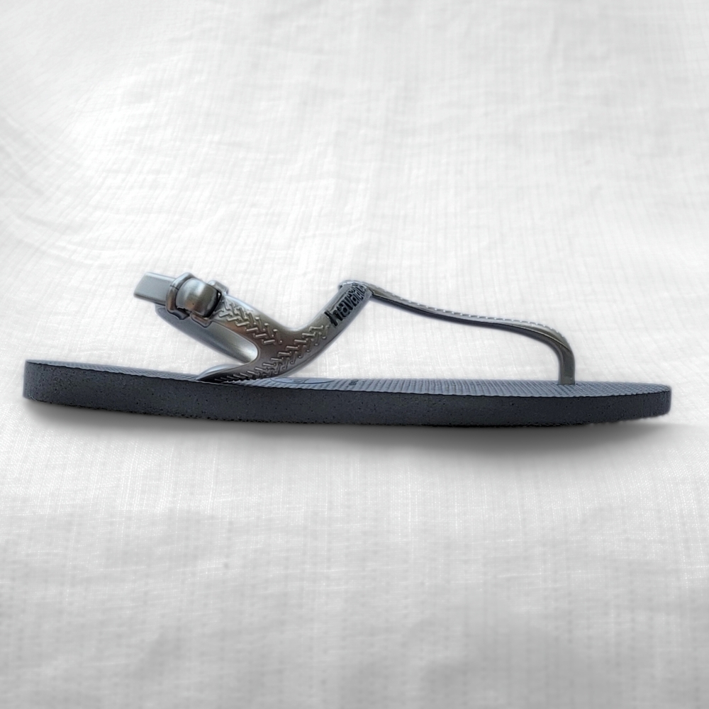 Havaianas Silver Sandals Comfortable and Stylish